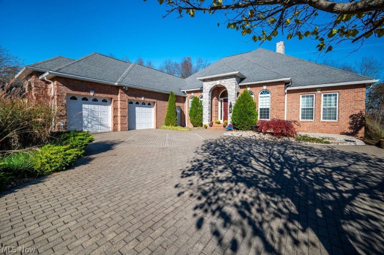 114 Shadowood Lane, Davisville, WV - Photo 2