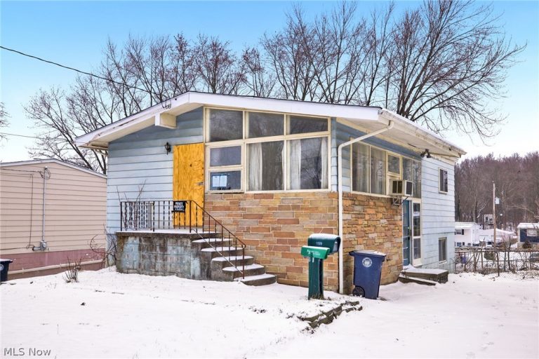 1159 Jeanie J Avenue, Akron, OH - Photo 3