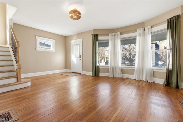 1279 Beach Avenue, Lakewood, OH - Photo 3