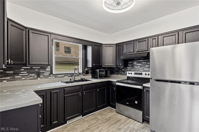 942 Winton Avenue, Akron, OH - Photo 2