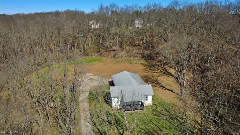 3815 Dillon Falls Road, Zanesville, OH - Photo 6