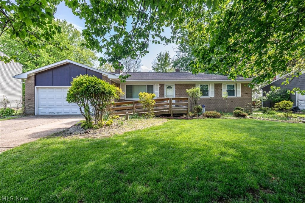 3256 Valley Forge Drive, Brunswick, OH