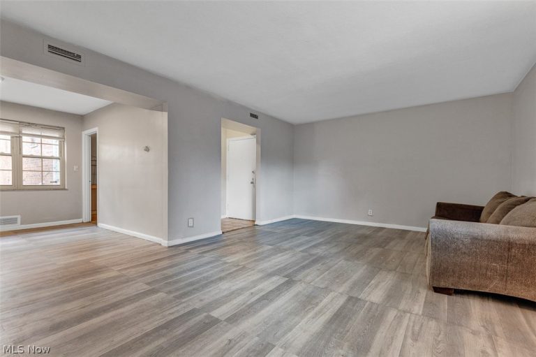 15825 Van Aken Boulevard #105W, Shaker Heights, OH - Photo 5