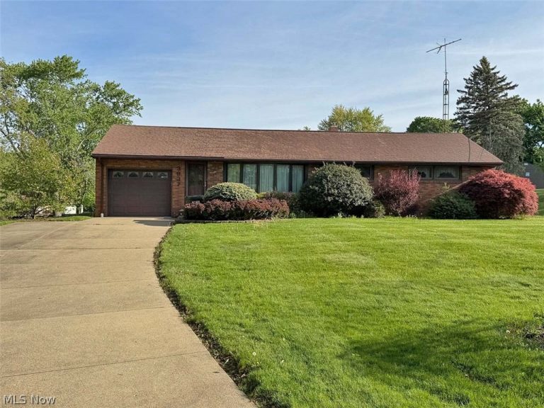 3937 Linda Street, North Canton, OH, 44720