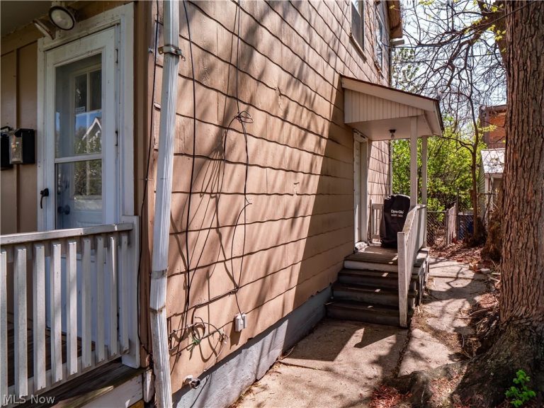 10419 Ignatius Avenue, Cleveland, OH - Photo 3