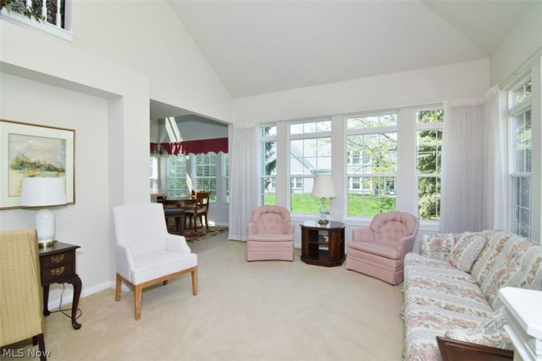 362 Legend Court #B, Highland Heights, OH - Photo 5