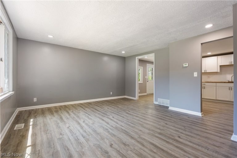 1271 Carol Drive, Kent, OH - Photo 6