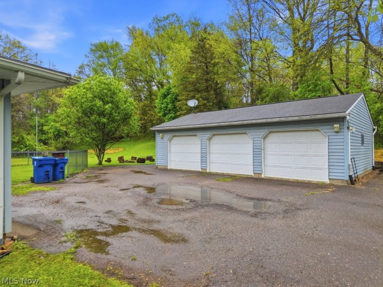 6160 Coyla Avenue, Canal Fulton, OH - Photo 2