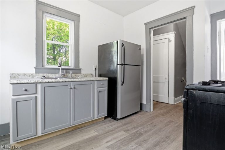 13913 Chapelside Avenue, Cleveland, OH - Photo 8