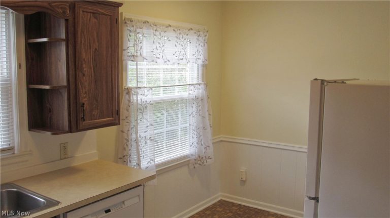 2346 26th Street, Cuyahoga Falls, OH - Photo 4