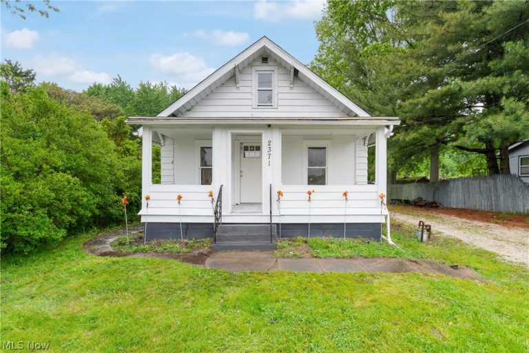 2371 Greensburg Road, Green, OH, 44720