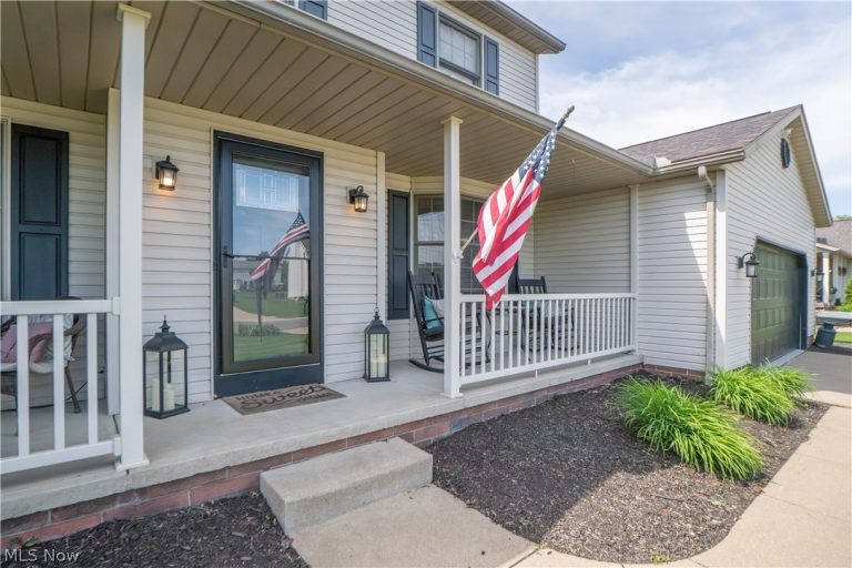 304 Rodeo Circle, Louisville, OH - Photo 4