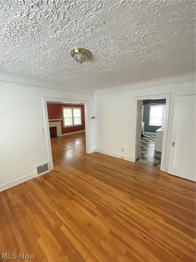 18323 Newell Road, Shaker Heights, OH - Photo 6