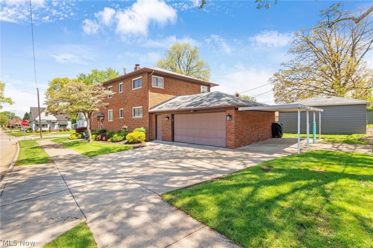 5907 Belmere Drive, Parma, OH - Photo 2