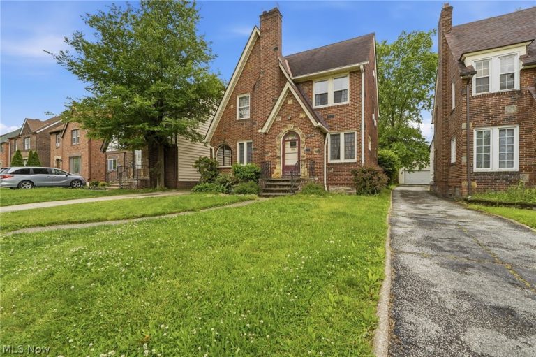 3632 Harvey Road, Cleveland Heights, OH - Photo 2