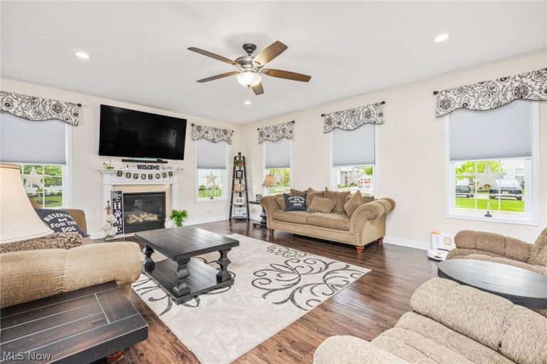 8744 Wakefield Run, North Ridgeville, OH - Photo 4