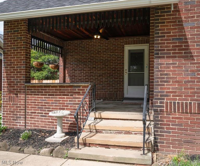 227 Roselawn Avenue, Warren, OH - Photo 6