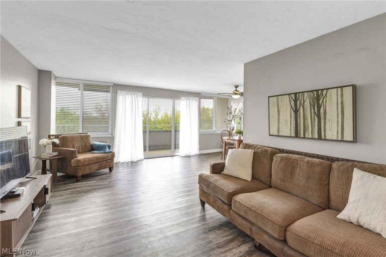 12900 Lake Avenue #812, Lakewood, OH - Photo 4
