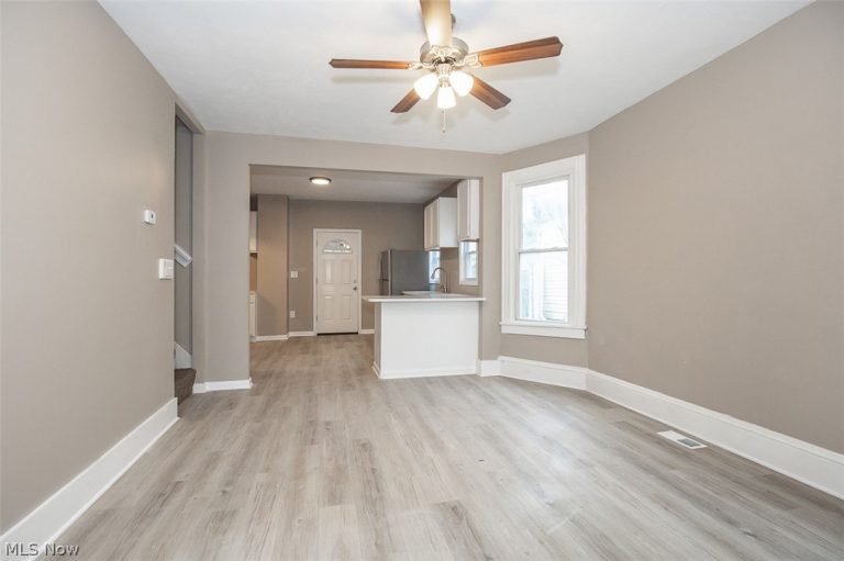 3211 90th Street, Cleveland, OH - Photo 3