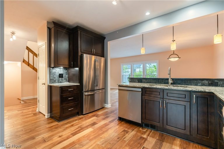 6830 Chaffee Court, Brecksville, OH - Photo 5
