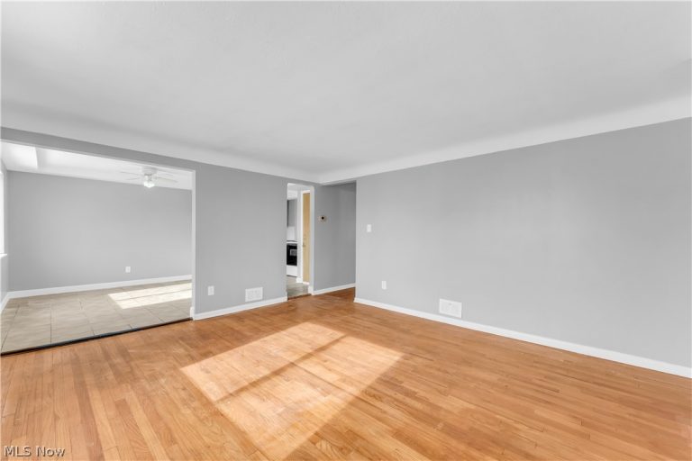 10725 Vernon Avenue #2/UP, Garfield Heights, OH - Photo 5