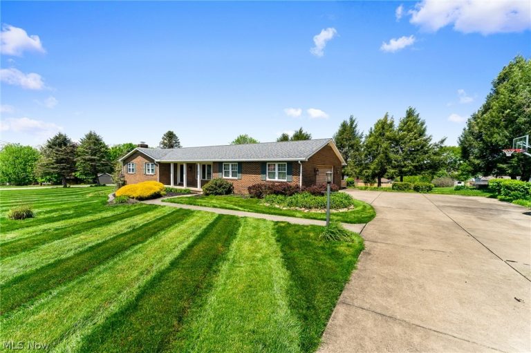 49325 Park Circle, East Liverpool, OH - Photo 3