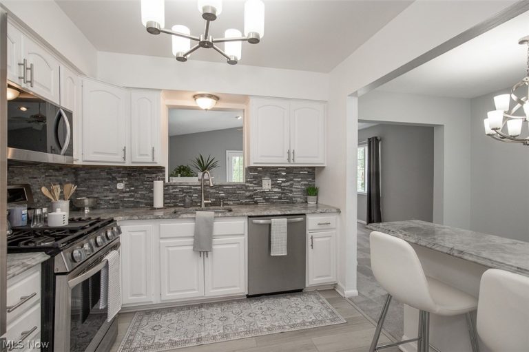 361 Skyview Road, Cleveland, OH - Photo 6