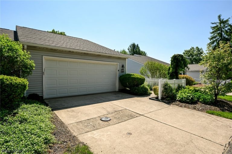 839 Sutton Place, Akron, OH - Photo 3