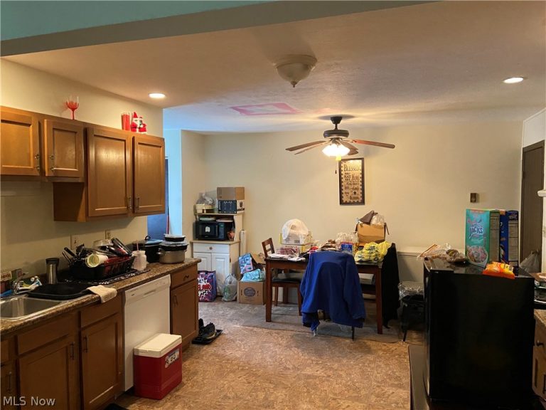 877 Arden Avenue, Berea, OH - Photo 5