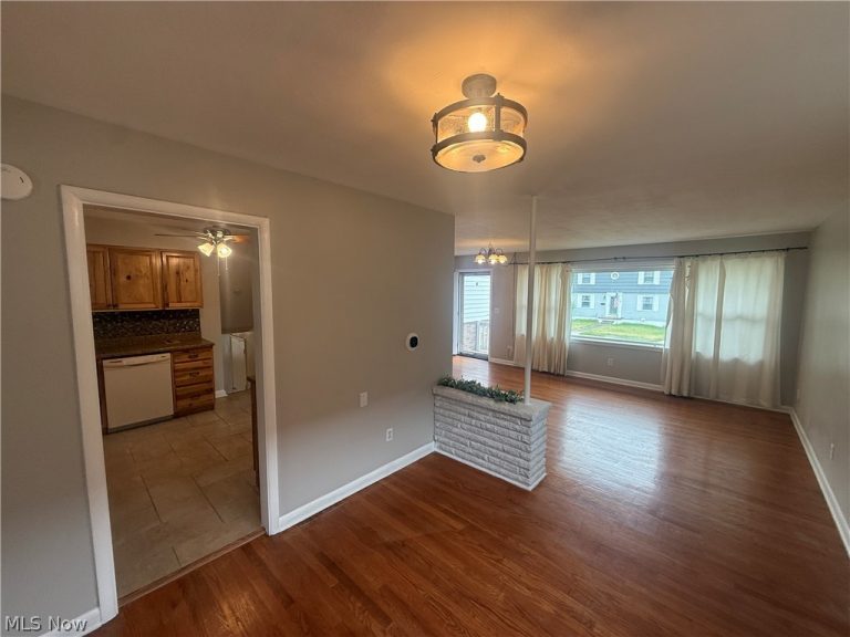 819 39th Street, Vienna, WV - Photo 5