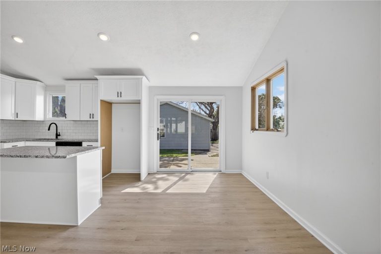 6525 Sandfield Drive, Brook Park, OH - Photo 4