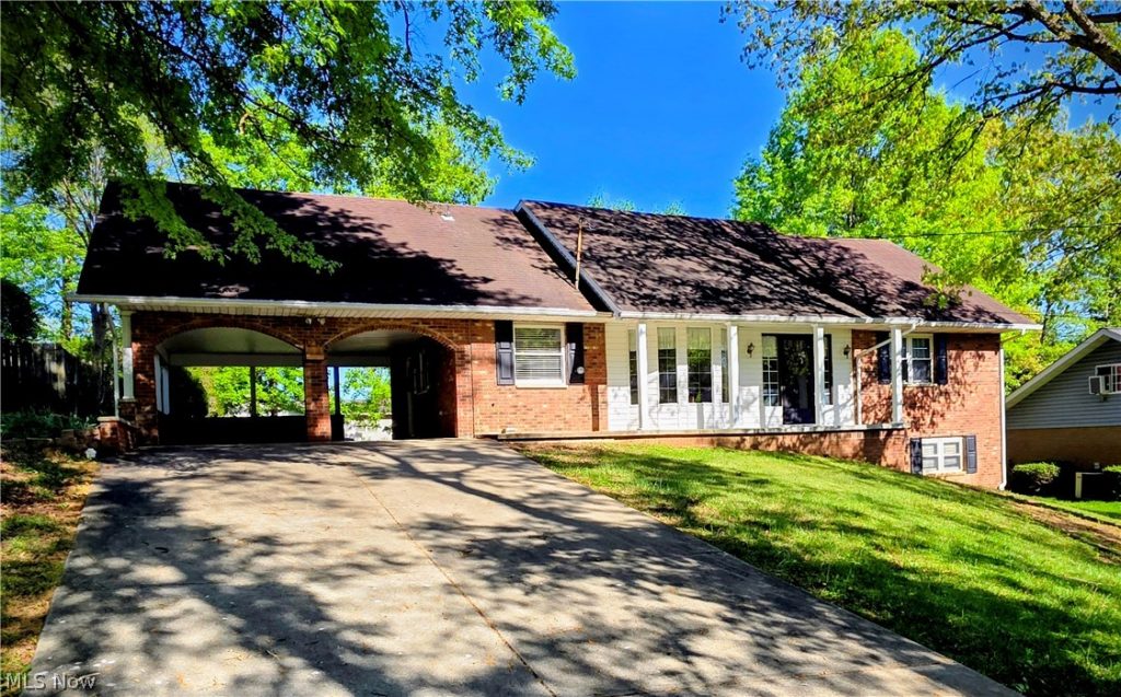 1239 Lakewood Circle, Washington, WV