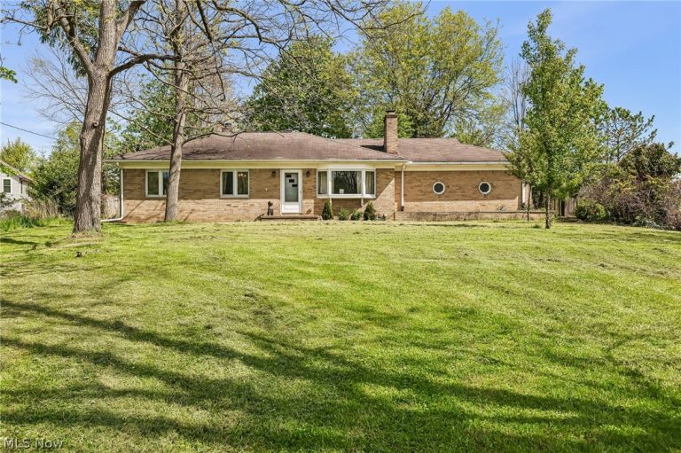 13760 Albion Road, Strongsville, OH, 44136