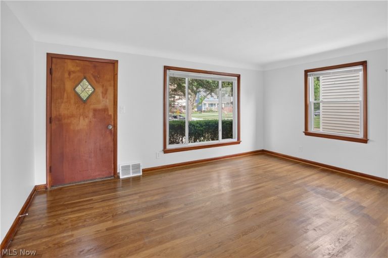 4462 South Hills Drive, Cleveland, OH - Photo 3