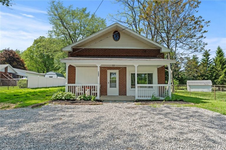 7997 Columbus Road, Louisville, OH - Photo 2