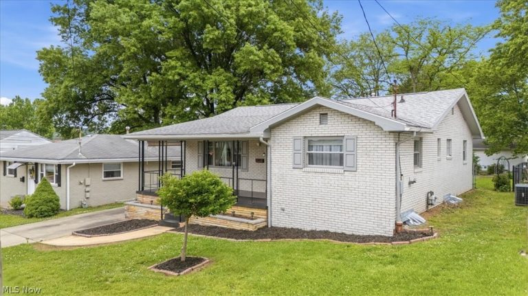 609 27th Street, Vienna, WV - Photo 2