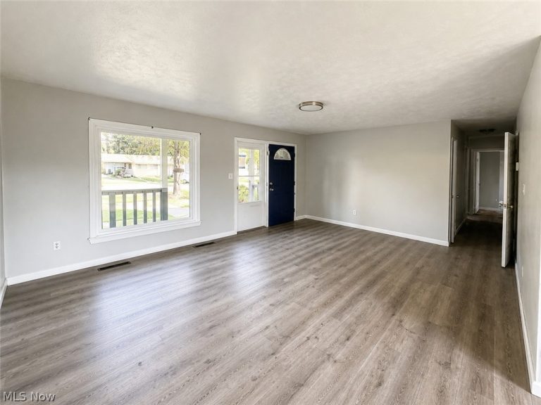 6294 Randolph Road, Bedford Heights, OH - Photo 5