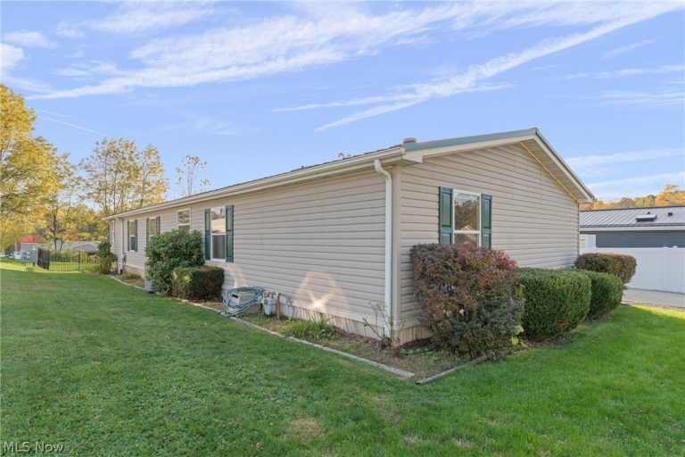 1005 Overlook Drive, Canton, OH - Photo 4