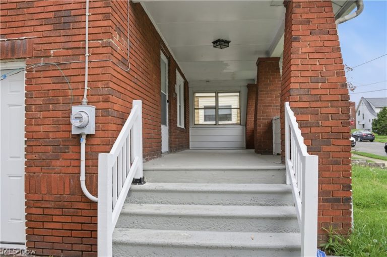 52 Heights Avenue, Youngstown, OH - Photo 5