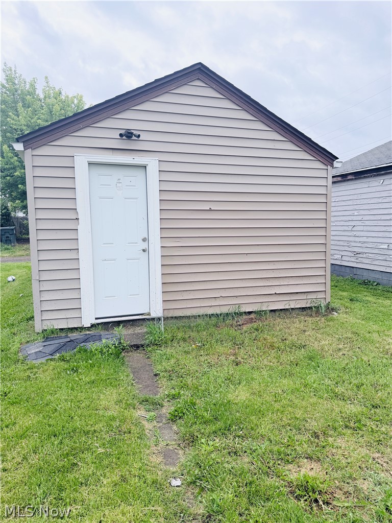 1511 Stark Avenue, Canton, OH - Photo 3