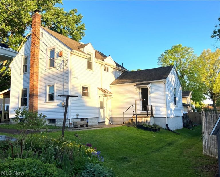 145 Vine Street, Columbiana, OH - Photo 5