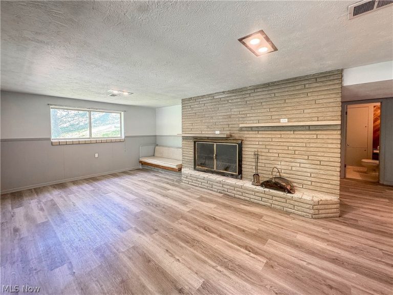 1050 Park Circle, Girard, OH - Photo 8