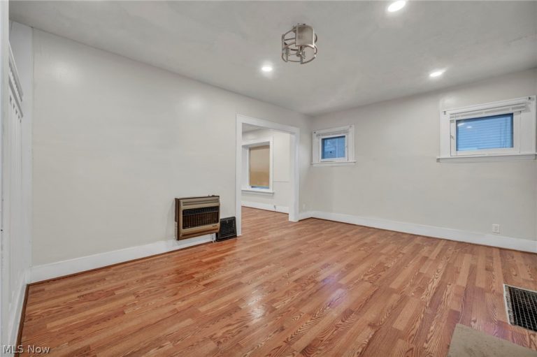 960 Whittier Avenue, Akron, OH - Photo 5
