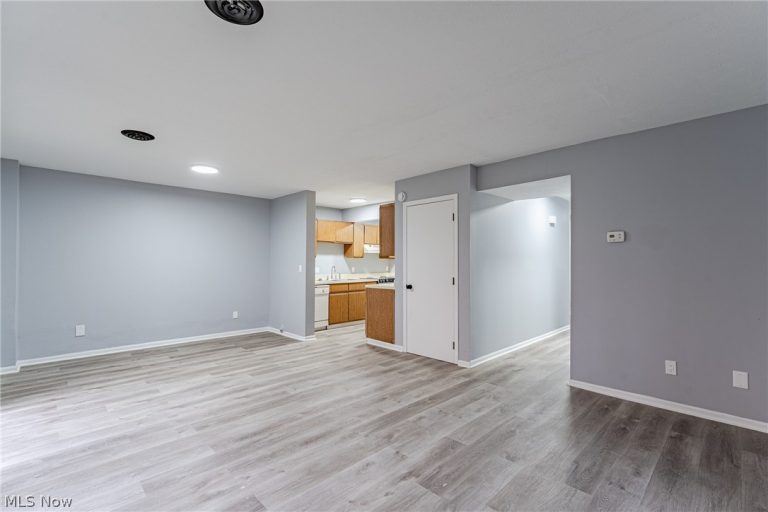 695 Carroll Street, Akron, OH - Photo 5