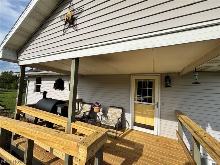 104 Woodcrest Lane, Marietta, OH - Photo 4