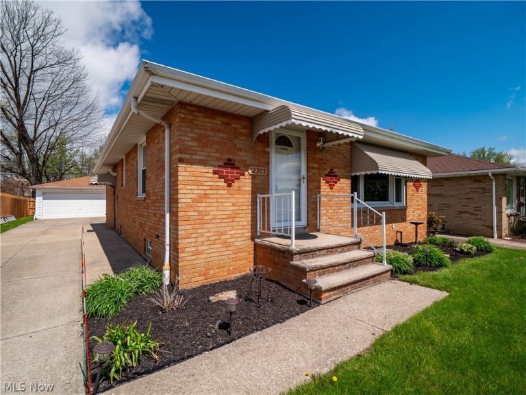 12305 Eastwood Boulevard, Garfield Heights, OH - Photo 5