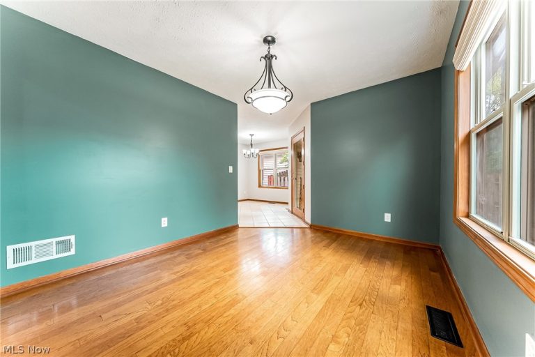 22461 Macbeth Avenue, Fairview Park, OH - Photo 8