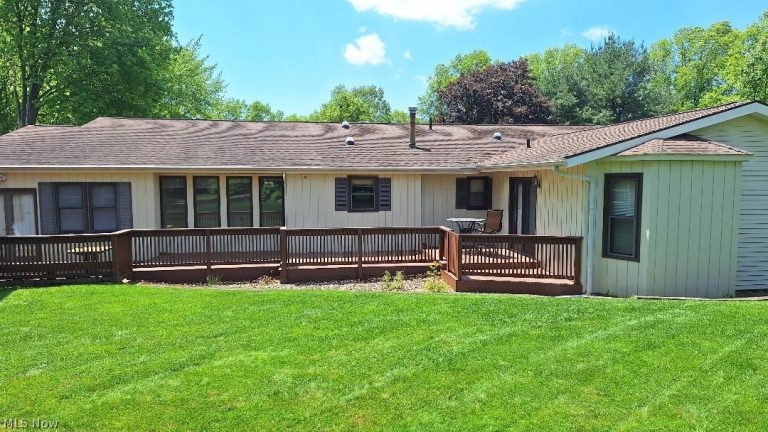 410 Breezewood Circle, Wadsworth, OH - Photo 2