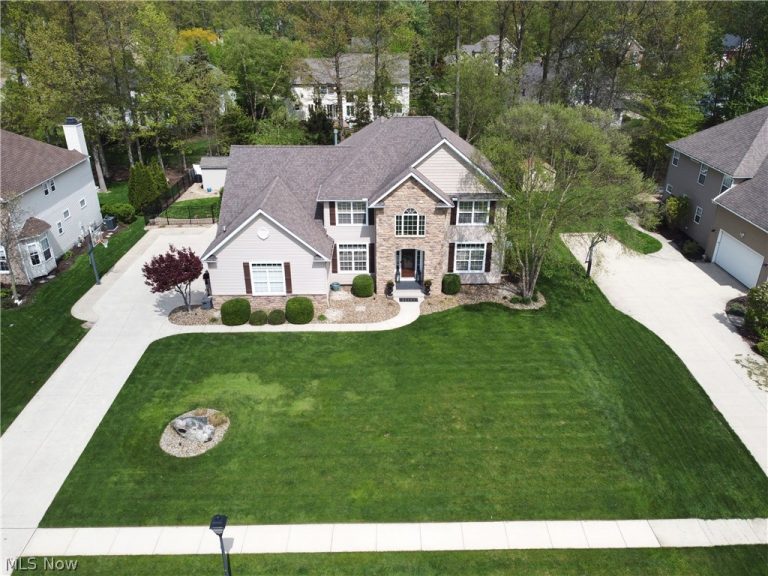 457 Cedarwood Road, Avon Lake, OH - Photo 3