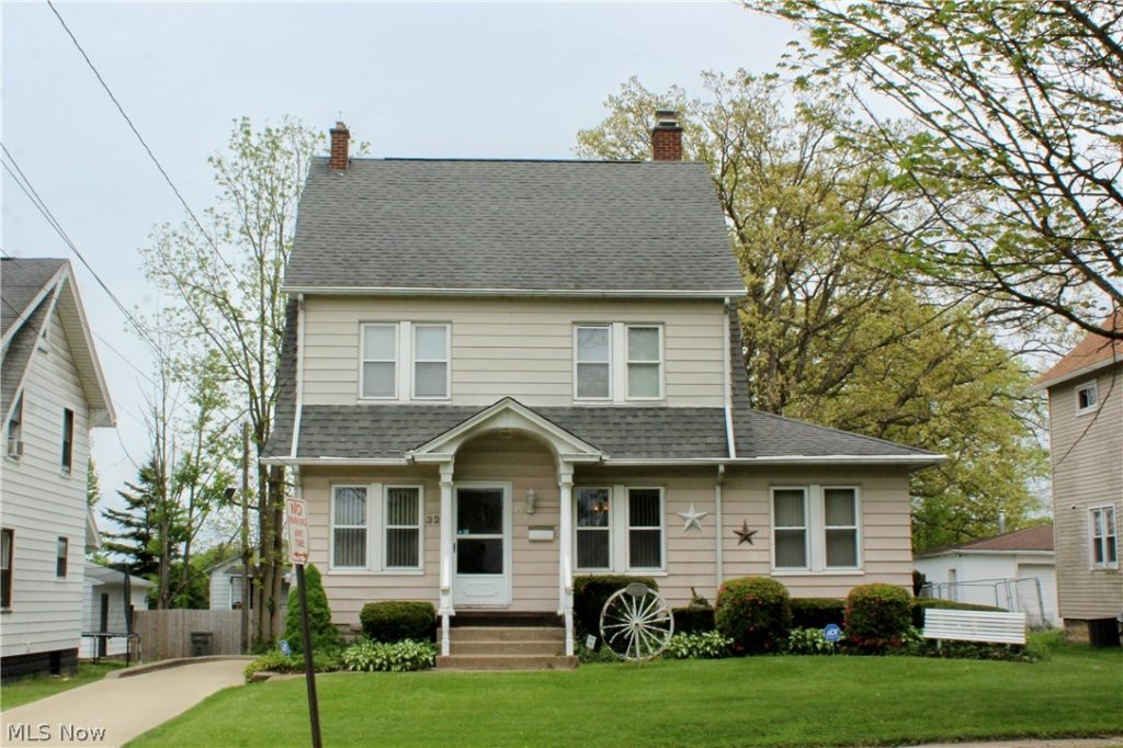 323 Hazelwood Avenue, Youngstown, OH